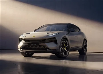 Το Lotus ανταποκρίνεται στη ρύθμιση χρώματος του πίσω αεραγωγού ELETRE