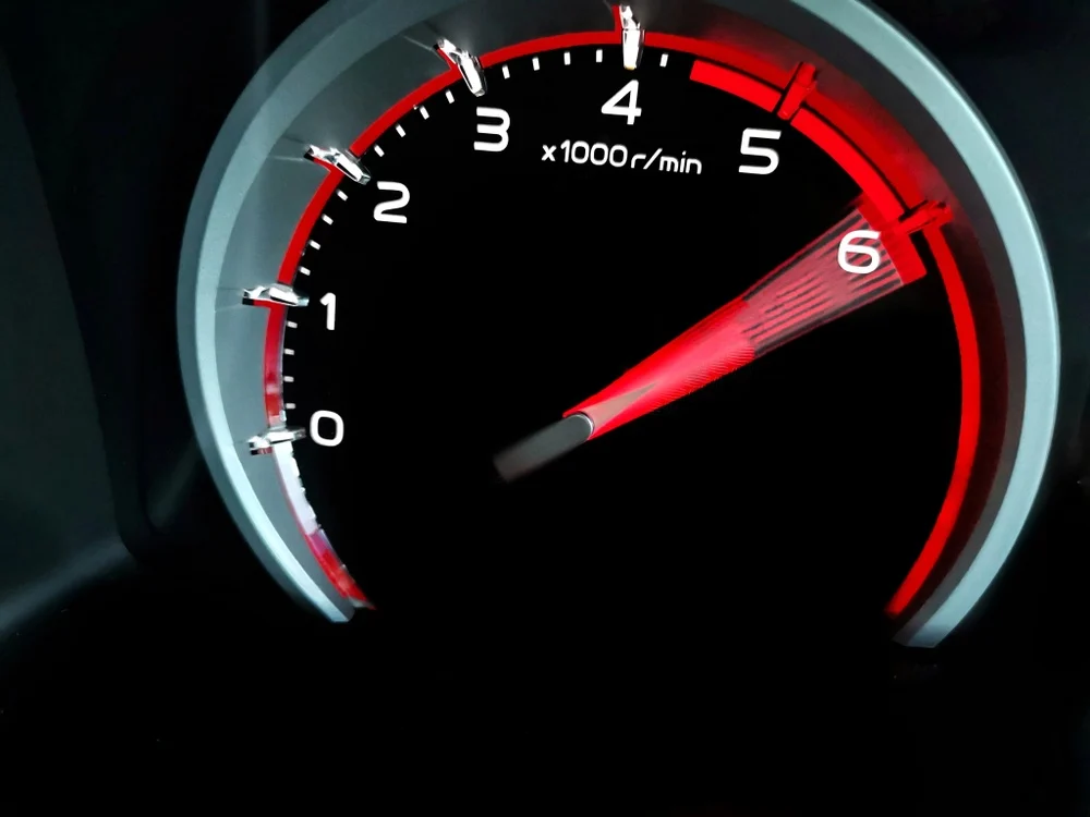 Το να φτάσετε ξαφνικά τις 5000 σ.α.λ. σε ένα αυτοκίνητο έχει αντίκτυπο;